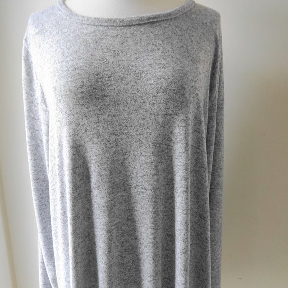 torrid Tops - TORRID Ladies Gray Top Size 4X